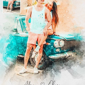 Puede incluir: Una pintura de acuarela de una pareja posando frente a un coche antiguo. El hombre lleva un tanque blanco y pantalones cortos rosas, mientras que la mujer lleva un vestido blanco. El coche es azul turquesa y tiene un efecto de acuarela. El texto "Adrien & Olivia 05.10.2023" est&aacute; escrito debajo de la pareja.
