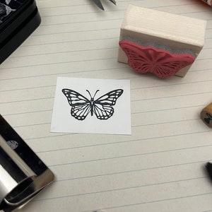 Carimbo de borracha pequena borboleta monarca para scrapbooking, entradas de diário, criação de cartões e muito mais