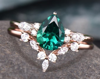 Vintage Pear Shaped Green Emerald Engagement Ring Set Art Deco Rose Gold Marquise Cut Moissanite Ring Set Unique Wedding Ring Set for Women