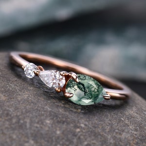 Vintage Moss Agate Ring Engagement Ring, Pear Cut Gems, Art Deco Moissanite Wedding Band,3 Stone Unique Women Bridal Promise Ring, Rose gold