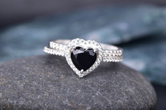 Heart shaped black onyx ring sale