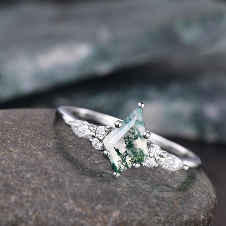 Vintage kite cut green moss agate engagement ring set 14k white gold marquise cut diamond ring for women unique bridal wedding ring set gift image 2