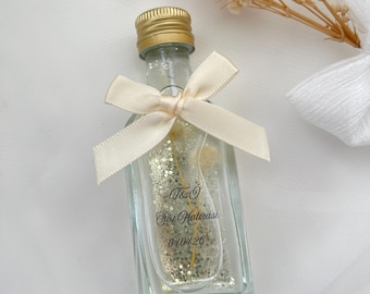 Party favors: Kolonya in a glass with glitter and baby's breath - citrus scent - Hediyelik Kolonya - Söz Nisan - Dügün - Kina Gecesi - shot glass