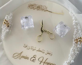 Personalized round ring tray with pearls - Engagement tray