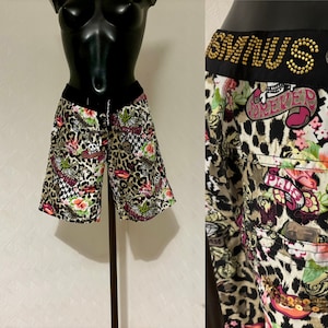 90's Women's Vintage PlusMinus Brand Shorts Leopard Bright Print Bermuda Floral Shorts Light Summer Midi Relaxed Beac Shorts Size S/M