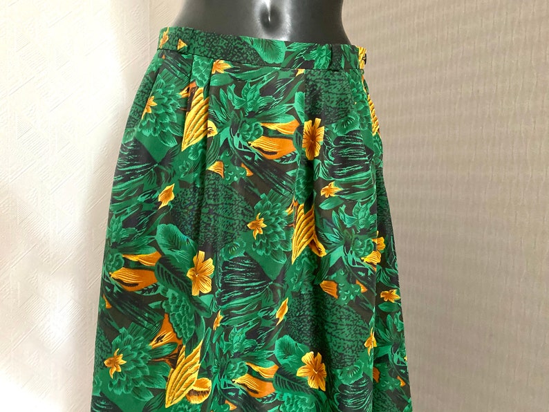 90s Vintage Green Skirt Silky Midi Knee Yellow Flower Bright Summer Skirt Romantic A Line Floral Pattern Skirt Elegant Light Skirt Size M image 5