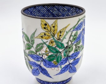 K1039 Vintage Japanese Porcelain Tea Cups Floral Yunomi Green Tea