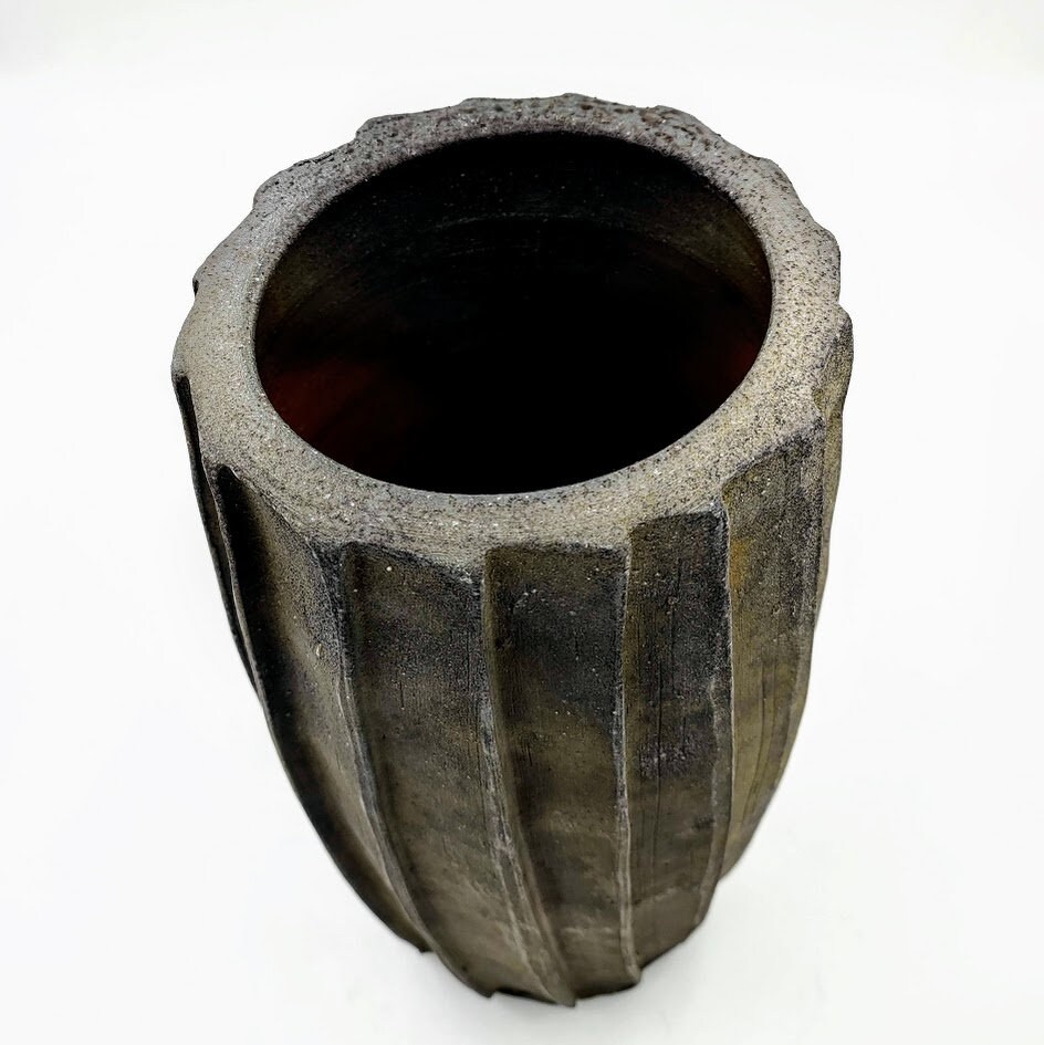 備前焼　陶器製円筒形花器　竹型　箱はありません 備前焼 陶器製円筒形花器 竹型 箱はありません 【公式通販】 工芸品
