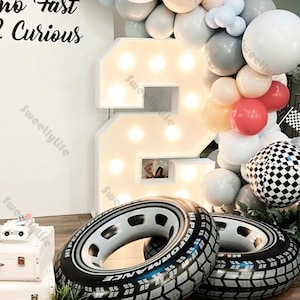 Kit ghirlanda di palloncini per auto da corsa, palloncini per feste di compleanno, due palloncini a controllo rapido, bandierine per pista, decorazioni per feste di compleanno e baby shower