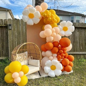 96pcs Due Groovy Palloncino Ghirlanda Arco Kit Bruciato Arancione Senape Giallo Fiore Margherita Palloncini Decorazioni per Matrimonio Addio al Nubilato Decor