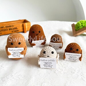 Mão Crochê Mini Engraçado Batata Positiva Macia Lã Tricô Brinquedo Boneca Bonita com Cartão Positivo Apoio de Incentivo para Decoração de Quarto de Aniversário