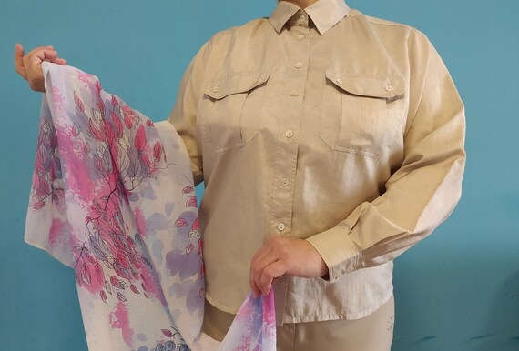 Vintage blouse Classic blouse Blouse with pockets