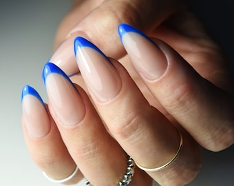 Nymora French Tips Nägel Zum Aufkleben – 24 Stück, Blau-Weiß Mit Blumen & Glitzer