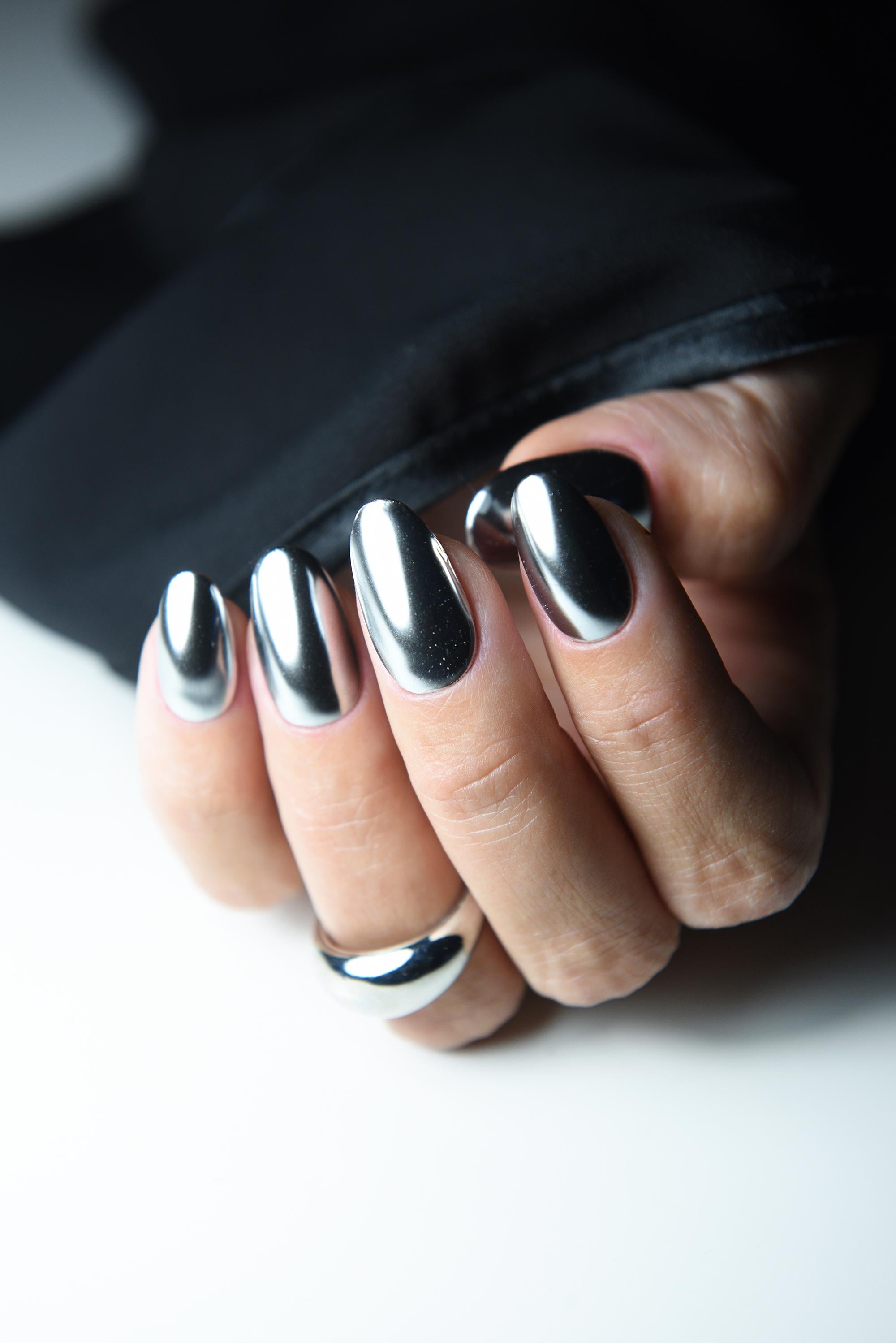 prom nails for silver dress Prom Nails Silver