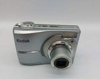 Kodak EasyShare C813 Digital Camera 8.2mp 2.4” LCD Screen Silver. Used working