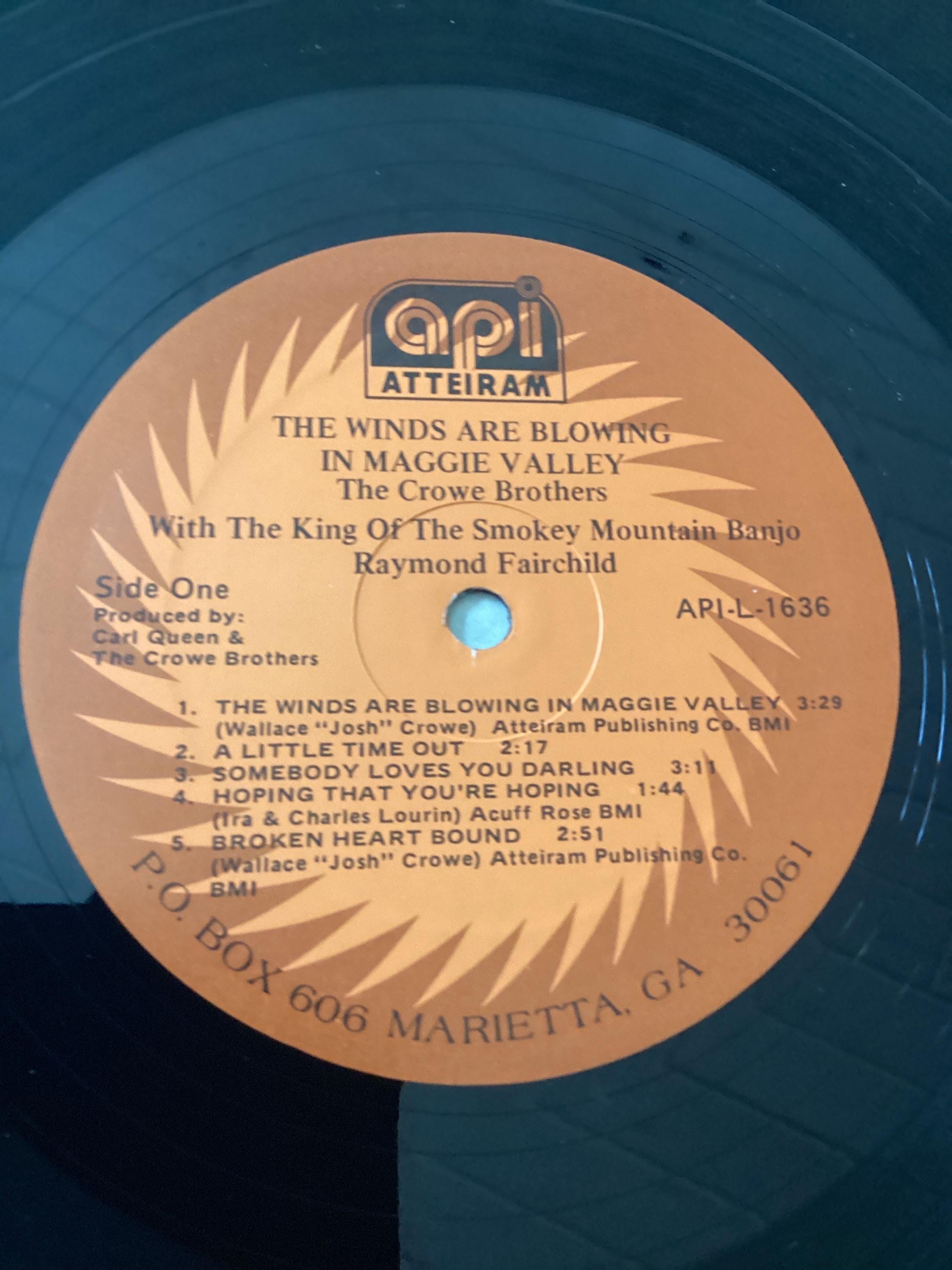 The Crowe Brothers - the Winds Are Blowing in Maggie Valley