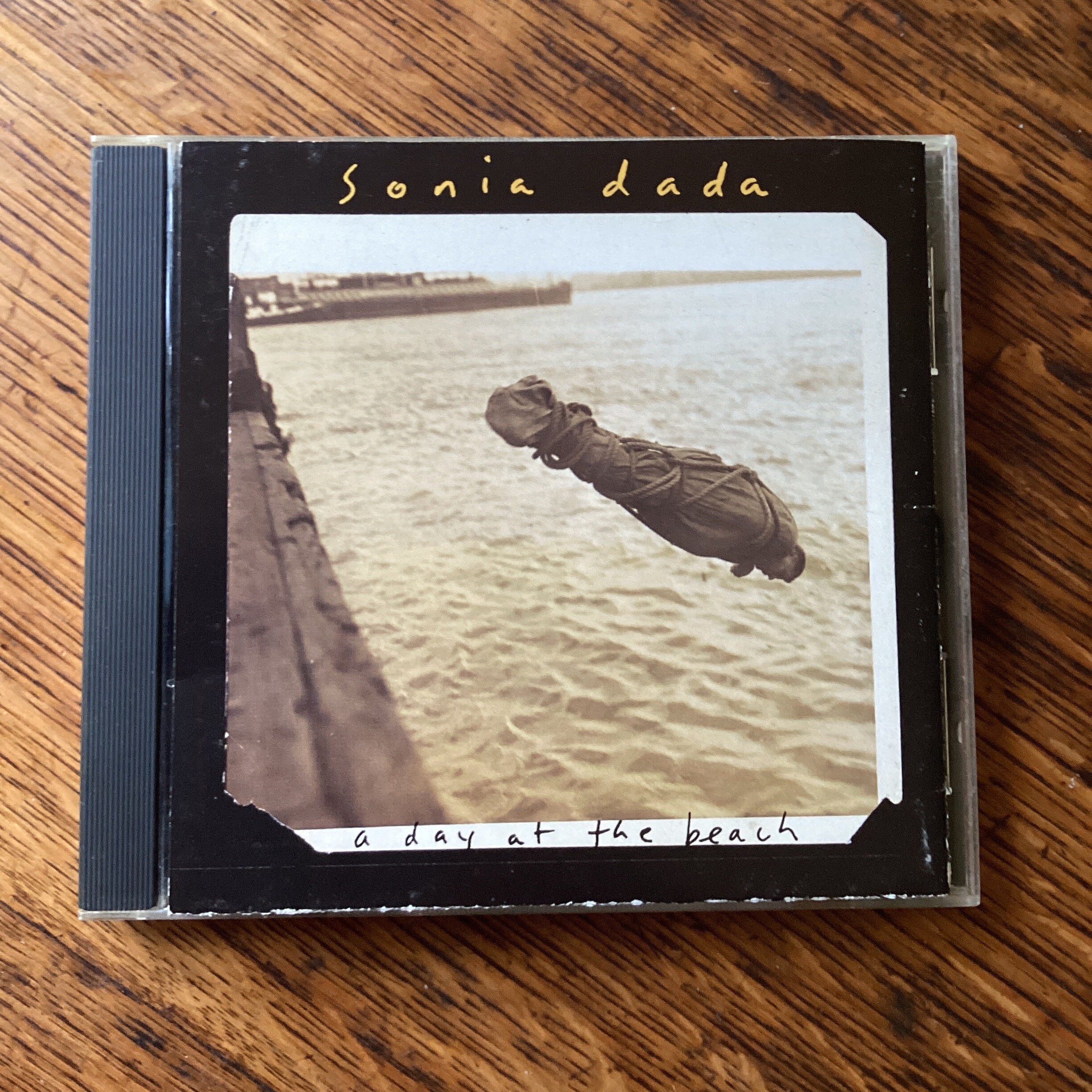 Sonia Dada - A Day at the Beach - CD 1995 Capricorn Records 42037