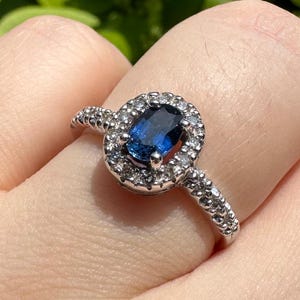 Vintage 14K White Gold Blue Sapphire Diamond Halo Ring - US 6.5