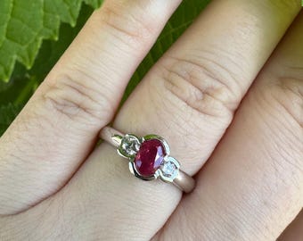 Vintage 14K White Gold Ruby and Diamond 3 Stone Ring: US Size 6.5