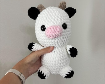 Vaca de peluche tejida a crochet: animal de peluche hecho a mano
