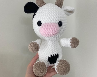 Vaca de peluche tejida a crochet: animal de peluche hecho a mano