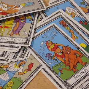 Lectura de cartas del tarot con predicciones y pronósticos para los próximos meses