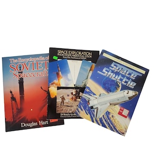 Lot of 3 Space Exploration Books, Shuttle Model, Postcards NASA 1980&#39;s
