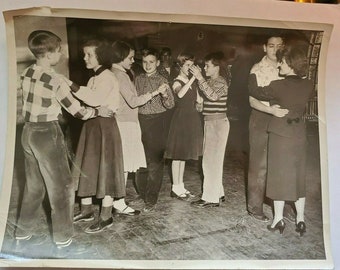 Vintage 50er Jahre Schule Tanz Fotografie Original Schwarzweiß Gefunden Foto Kinder