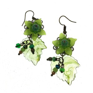 Handmade Lucite Green Agate Brass Leaf Earrings, Gemstone Dangle Earrings, Flower Earrings, Cute Floral Earrings, Gift for Her, Boho Style