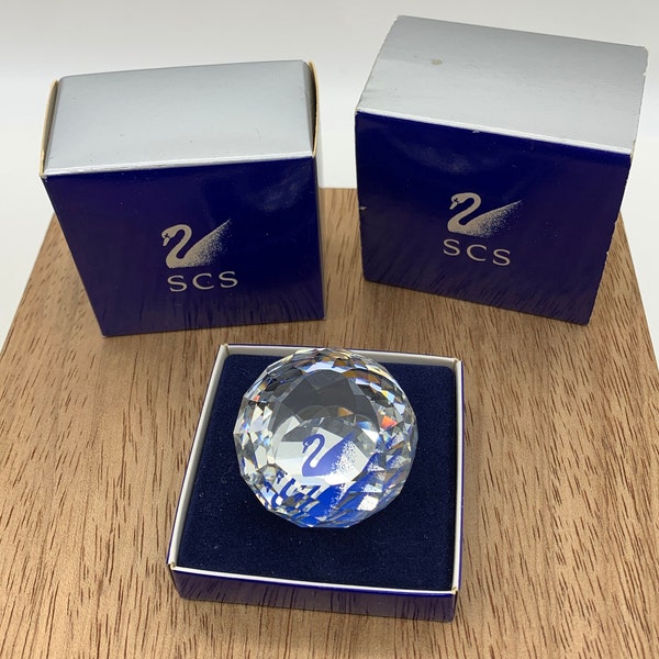 Swarovski Collector Society 1.5" crystal prismatic paperweight sphere w/swan image SCS c.1990s