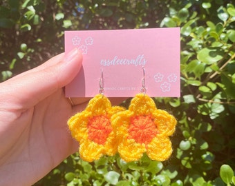 Boucles d’oreilles Daisy au crochet (faites à la main) - Blanc, Jaune et Rose