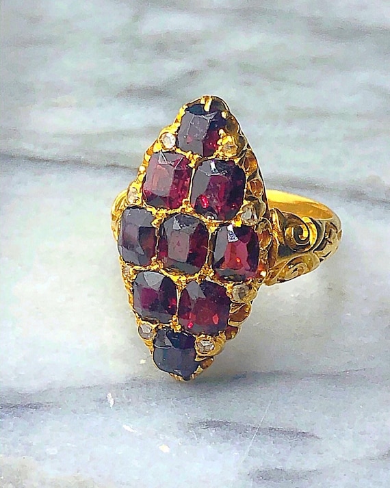 Antique Victorian Yellow Gold Red Garnet Navette R