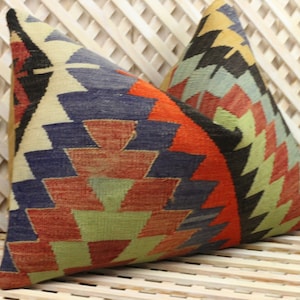 Vintage Turkish Rug Lumbar Pillow Cover: Handmade Kilim Cushion (24x16 in)