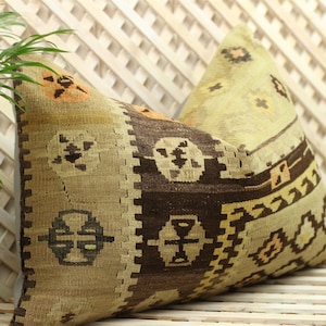 Vintage Turkish Rug Lumbar Pillow Cover: Handmade Kilim Cushion (24x16 in)