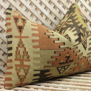 Vintage Turkish Rug Lumbar Pillow Cover: Handmade Kilim Cushion (24x16 in)