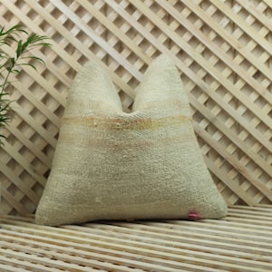 kilim pillow,16*16,vintage,bohemian pillow,turkish,handwoven pillow,throw pillow,accent pillow,home living,home decor,decorative pillow