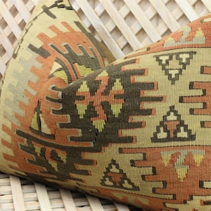 Vintage Turkish Rug Lumbar Pillow Cover: Handmade Kilim Cushion (24x16 in)