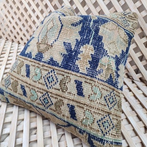 Vintage Turkish Kilim Pillow Cover: 20x20 Hand-spun Wool, Bohemian Cushion