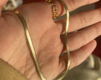 Stainless steel gold snake chain necklace, hypoallergenic, anti-tarnish, water/ sweat resistant, adjustable necklace, unisex jewellery