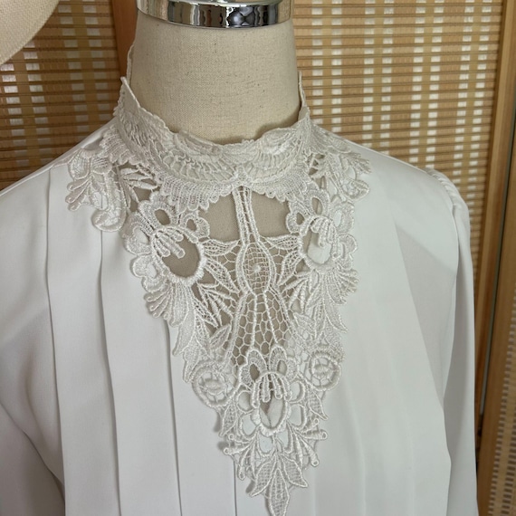 トップス vintage white lace high neck blouse Vintage 70s White Lace High Neck Blouse With Floral Lace