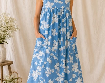 Sukienka domowa w stylu vintage w niebieskie kwiaty i hawajskie wzory / Muumuu – rozmiar L