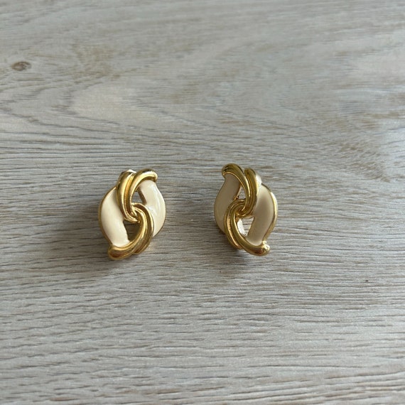 Vintage 80's Gold Cream Knot Earrings - image 5