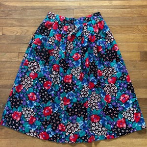 Vintage Floral Pleated Midi Skirt Black Multicolor