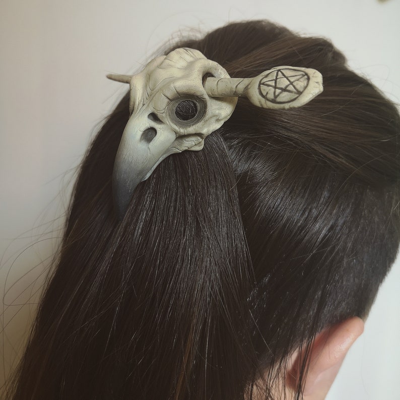 Crow skull hair pin