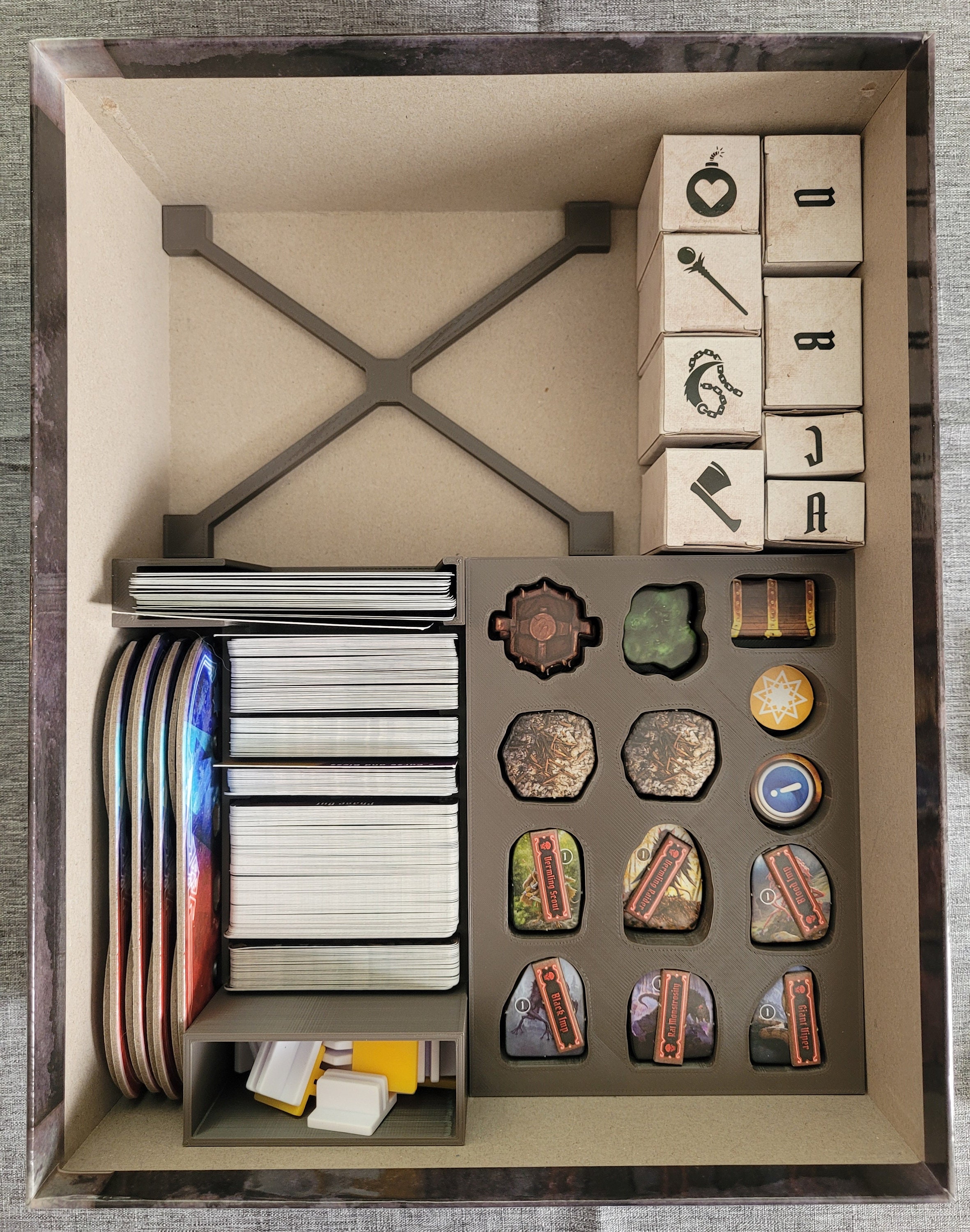 STL file Gloomhaven Insert and Organizer 🎲・3D printer design to  download・Cults