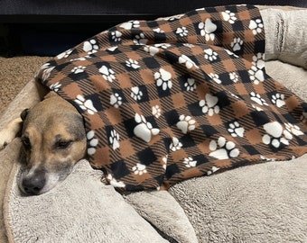 Handmade pet blanket (Plaid)