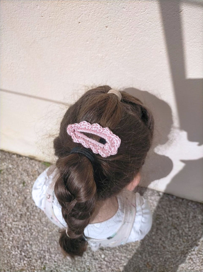Gehaakte haarspeld x2 voor klein meisje / meisje cadeau / set van 2 / clip / haartoebehoren / schelpmodel afbeelding 6