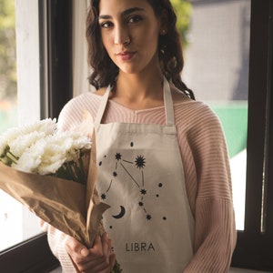 Libra Zodiac Apron – Astrology Gift for Libra – Constellation Apron – Star Sign Kitchen Gift – Horoscope Birthday Gift – Libra Season Gift