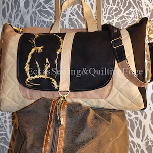 Handgepäck mit TROLLEYFUNKTION für die Kofferstange, CATBAG VEGAN, Messenger vegan Velours, gepolstert, 6 Zusatzfächer, Ziptop, Crossbody.