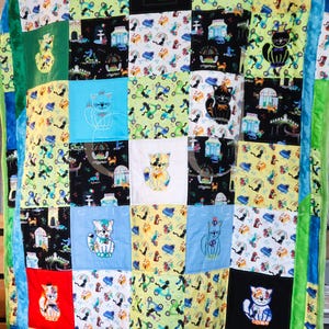 ROLIGT KATTQUILT-MÖBLER, Dolce Vita-stil, ca 150 x 200 cm, glatt sommartäcke med italienska motiv, wellnessfleece i äppelgrönt, unikt exemplar